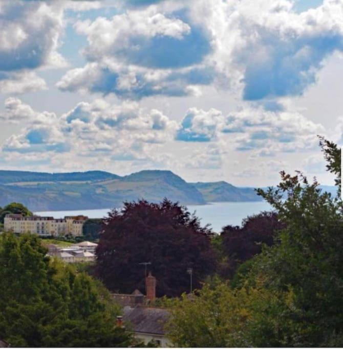 Beautiful Large Property, Sleeps 9 Walking Distance To The Sea , Beaches And Restaurants Fantastic Interior Lyme Regis Esterno foto