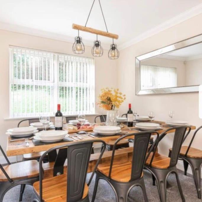 Beautiful Large Property, Sleeps 9 Walking Distance To The Sea , Beaches And Restaurants Fantastic Interior Lyme Regis Esterno foto