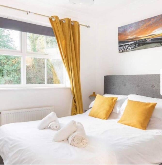 Beautiful Large Property, Sleeps 9 Walking Distance To The Sea , Beaches And Restaurants Fantastic Interior Lyme Regis Esterno foto